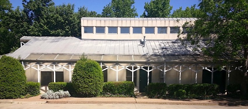 Rev Paul's affordable wedding chapel in Fort Worth