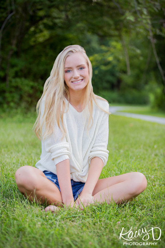 Senior Session Scheduling: Navigating the Seasons for the Perfect Photoshoot