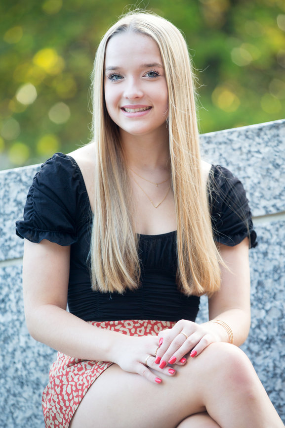 Flowers and Fun - A Family Lifestyle Session at Dogwood Farms