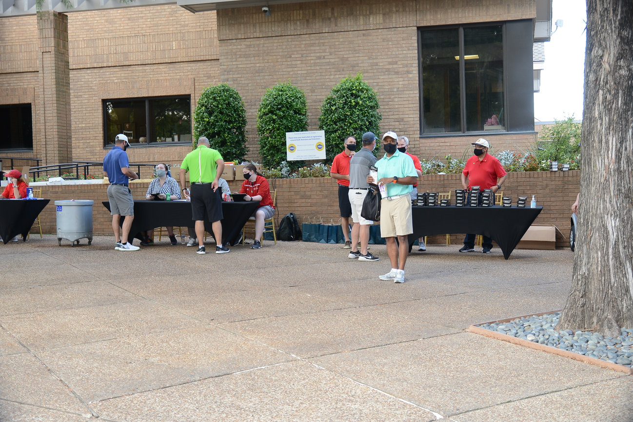 Santa and Vintage Sleigh Photos Done!