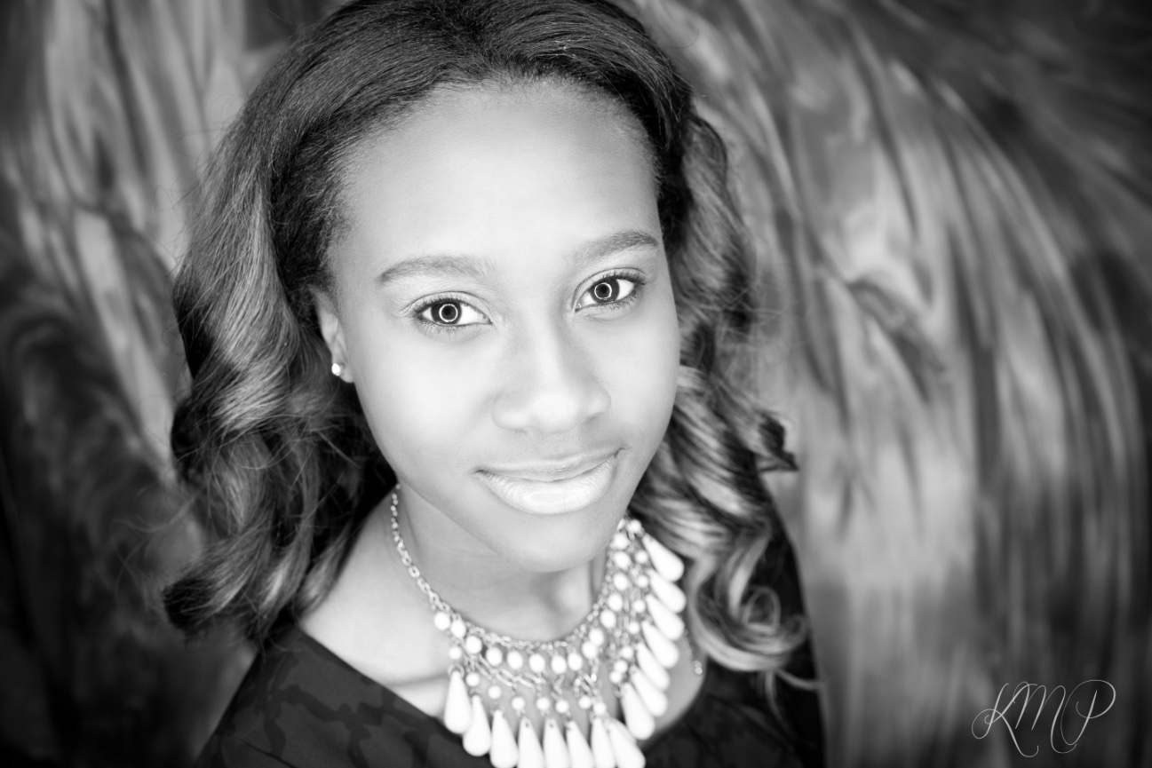 high-school-girl-senior-photos-houston-indoor-studio