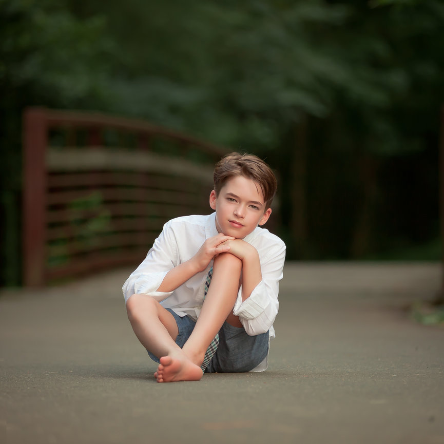 BRUSHSTROKES OF BOYHOOD