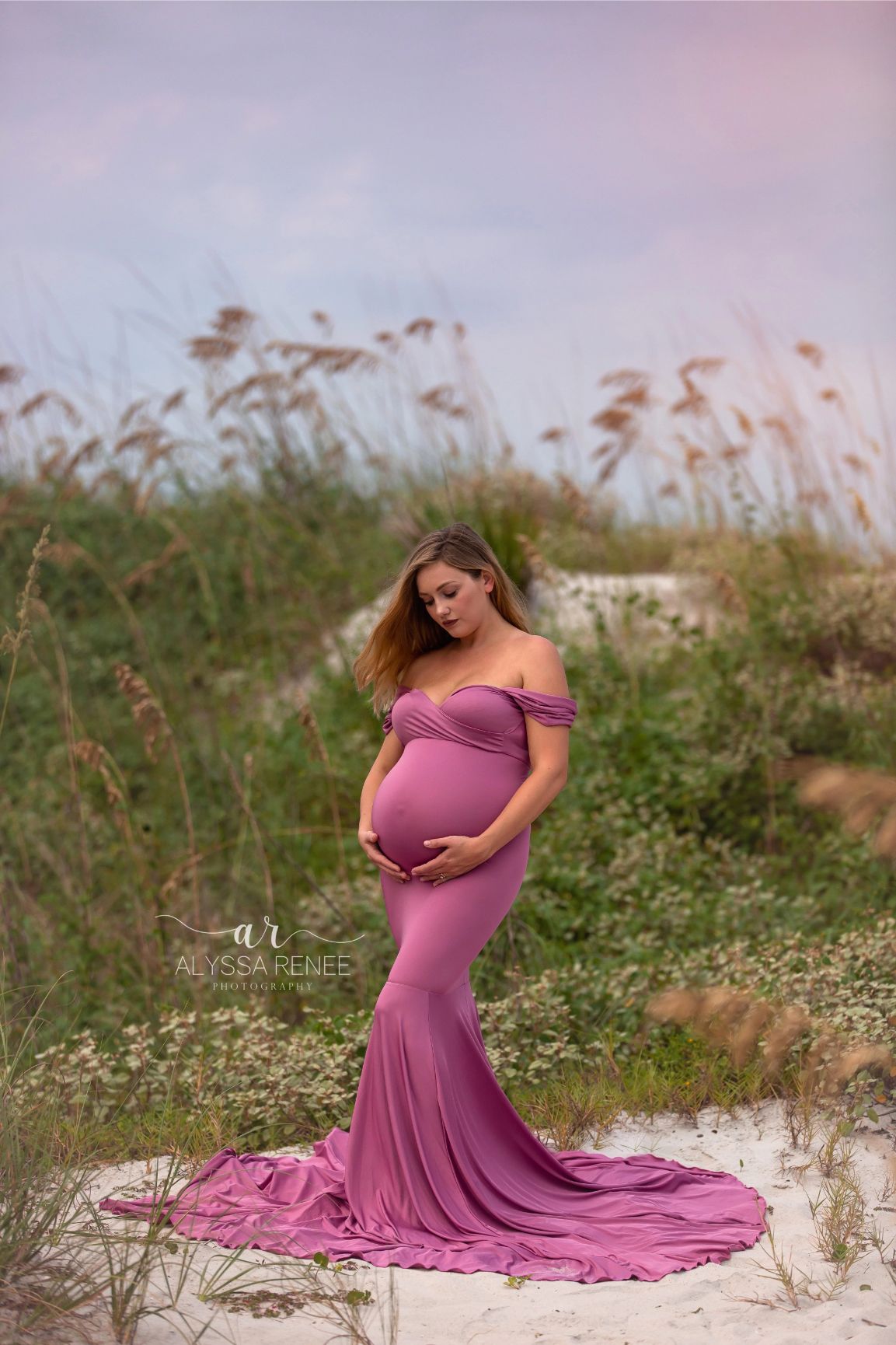 Hannah Park Sunset beach maternity photo by Alyssa Renee Photography