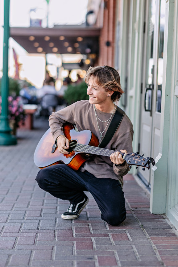 Easton-Conroe Senior Photographer