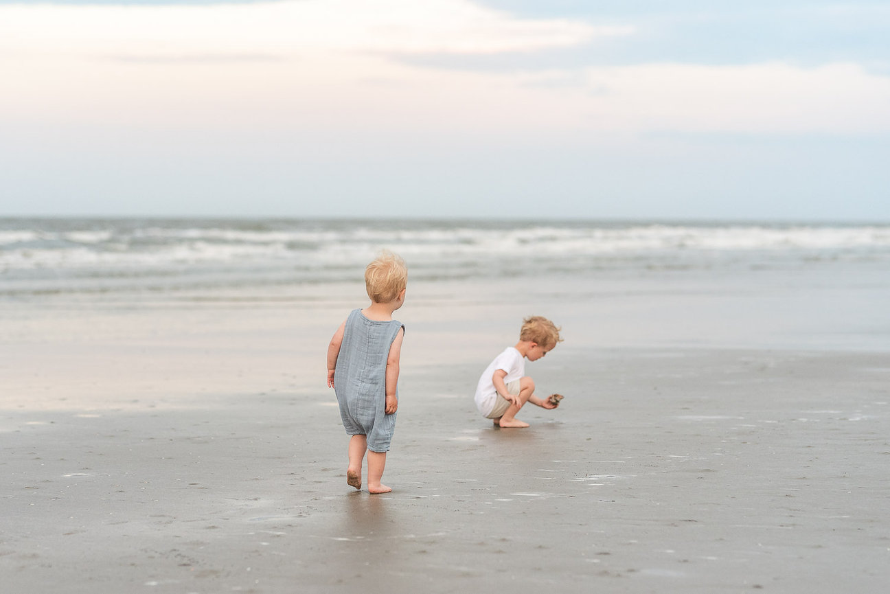 Sunrise Extended Family Session at Port of Call, Isle of Palms