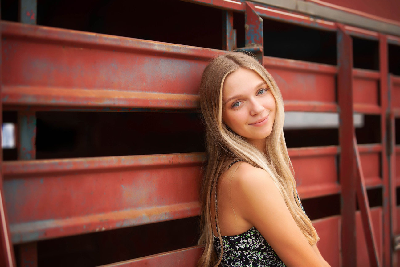 Ava’s Farm Senior Session Full of Color and Charm, Senior Pictures in Columbia Missouri