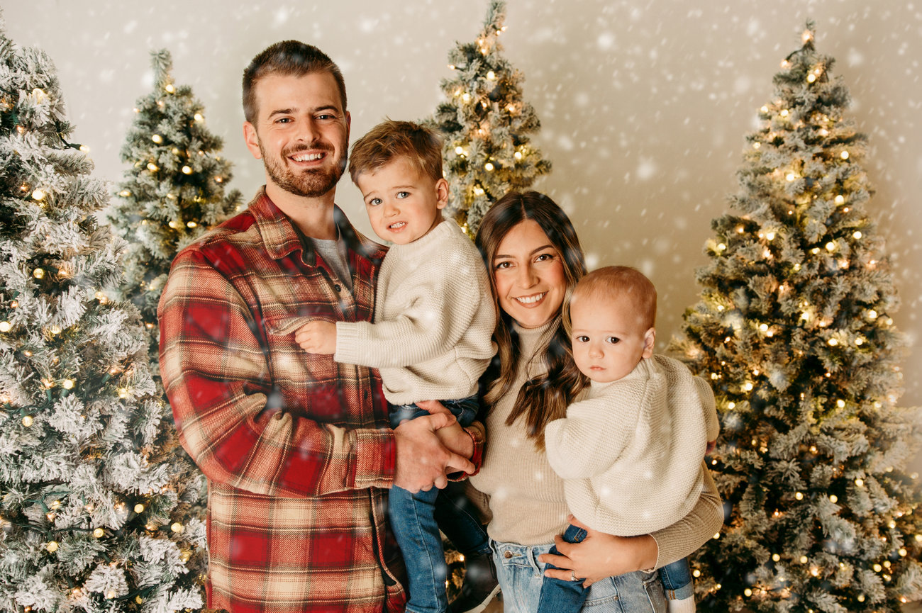 HOLIDAY STUDIO SESSIONS