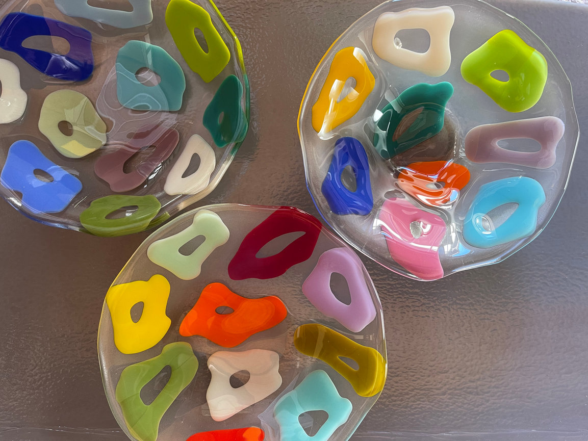 Izumi glass studio だより -自然からの色のプレゼント・サルスベリの花やヤブガラシの花の色- Gifts of Color from Nature