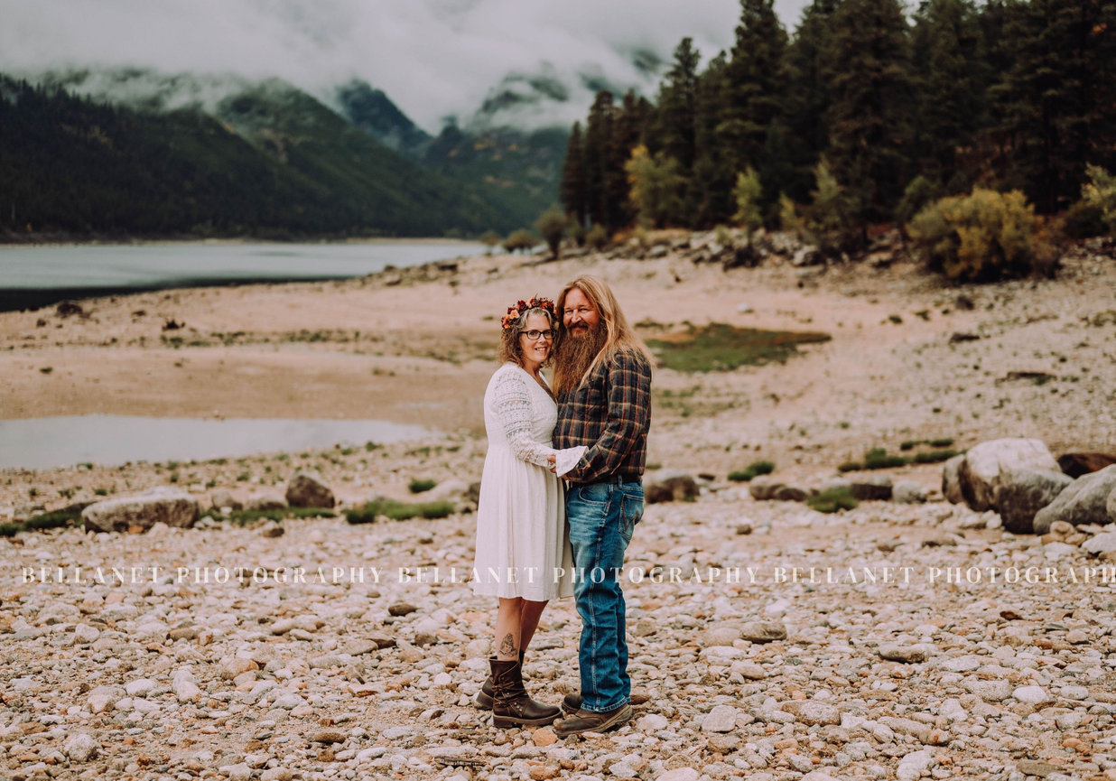 Nick and Eva Sweet Water Hollow Salmon Idaho Idaho Wedding