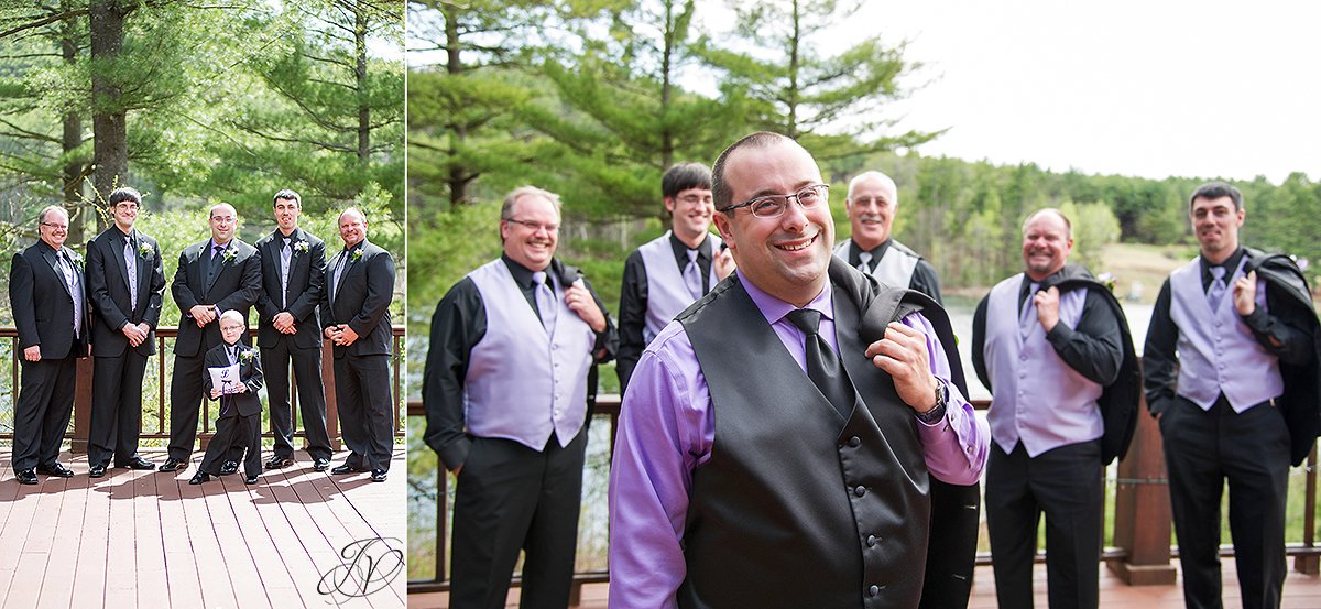 fun photos of groom and his groomsmen