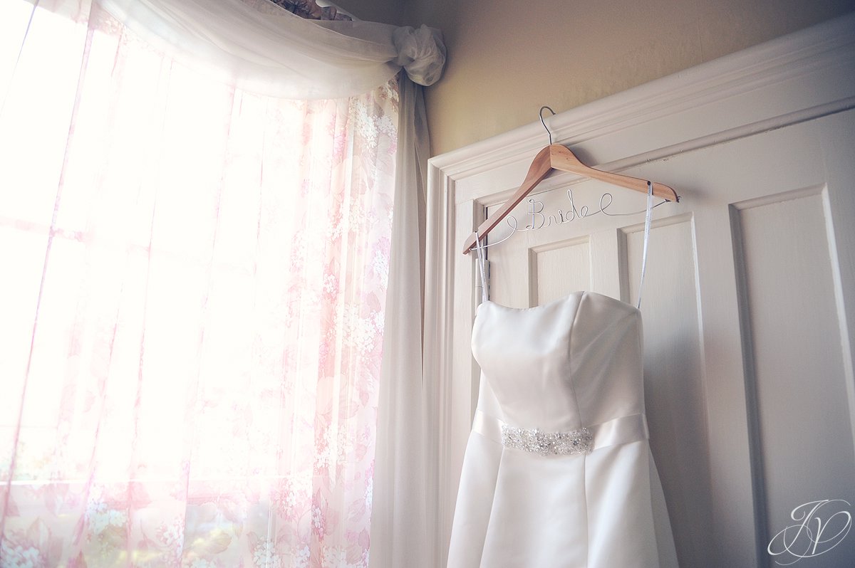 wedding dress photo, schenectady wedding photographer, riverstone manor, wedding detail photos