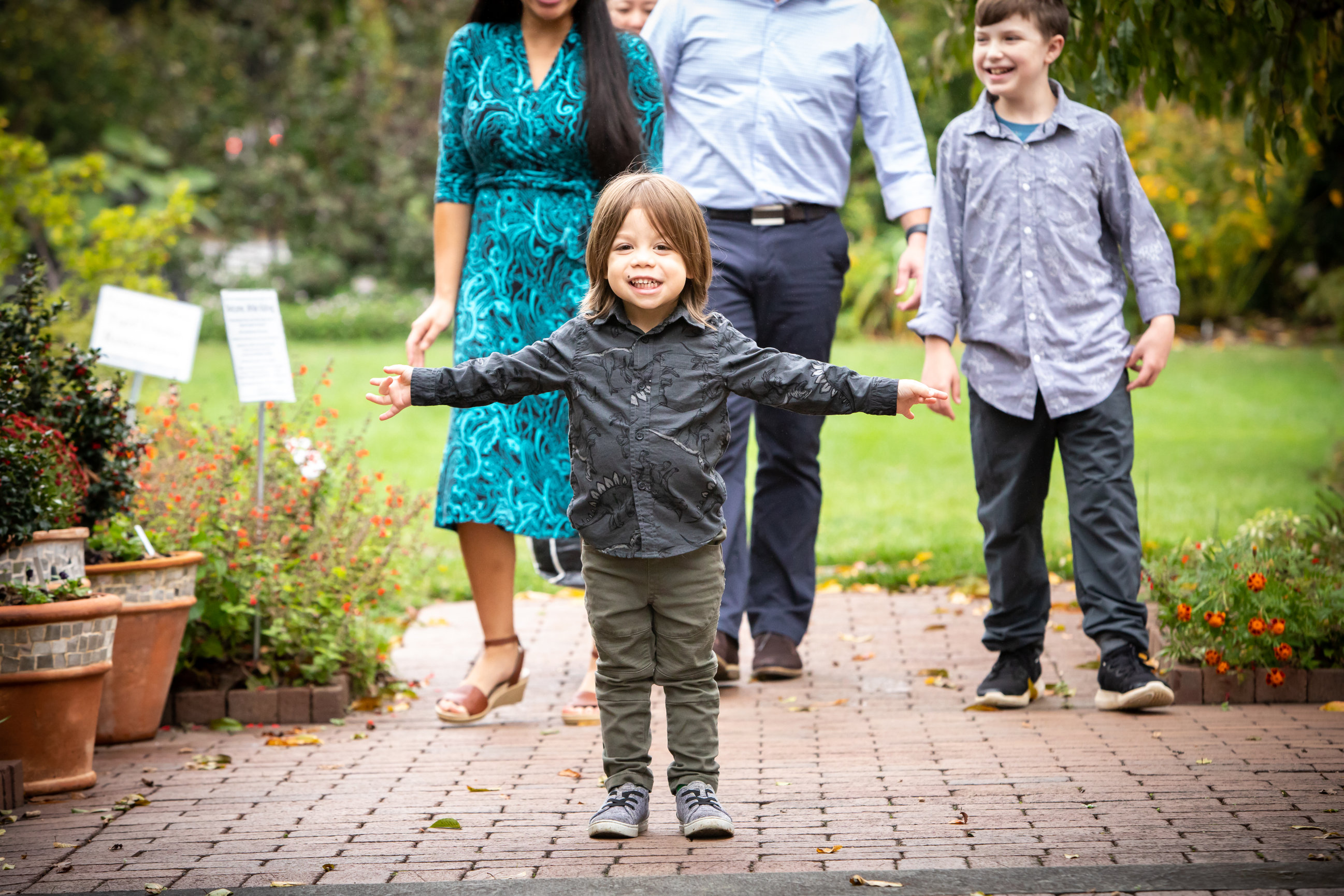 Wonderful family session at the beautiful Ciener Botanical Garden ...