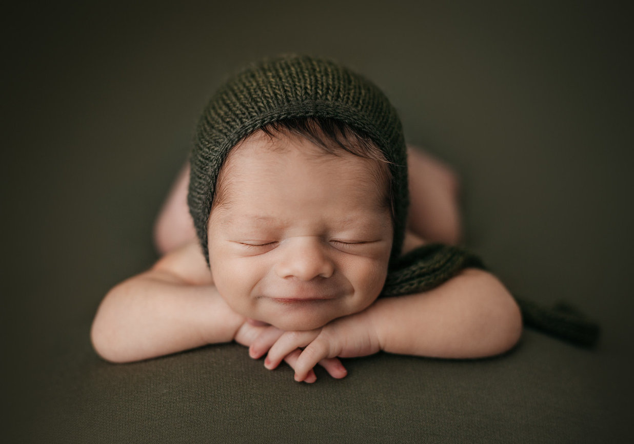 Laguna Beach maternity photographer, Laguna Beach newborn photographer, Laguna Beach baby photographer, Laguna Beach family photographer, portrait studio Laguna Beach CA