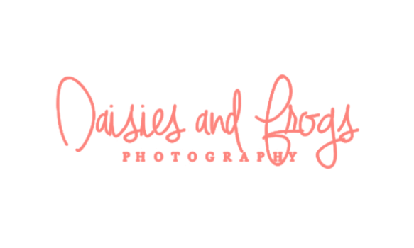 Daisies and Frogs Photography Logo
