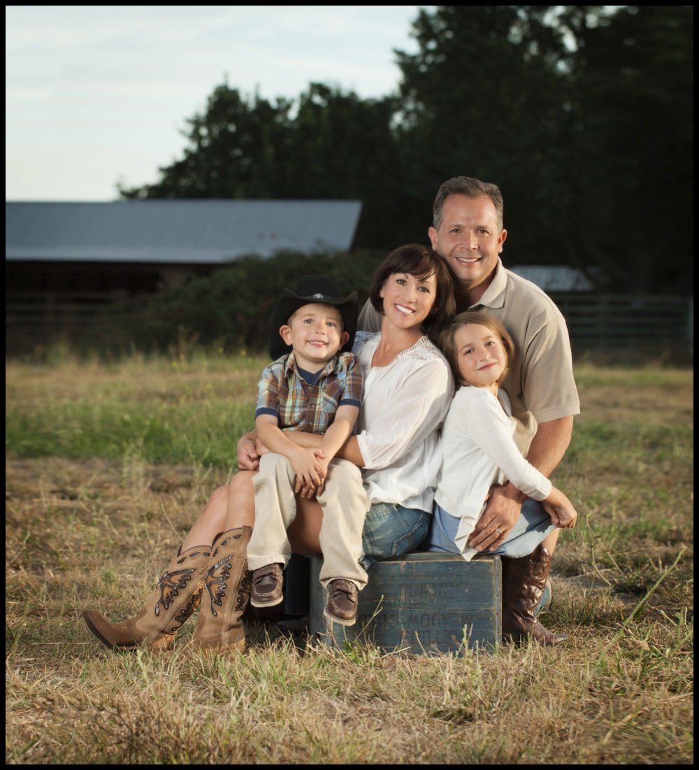 Family Portraits :: Down on the Farm