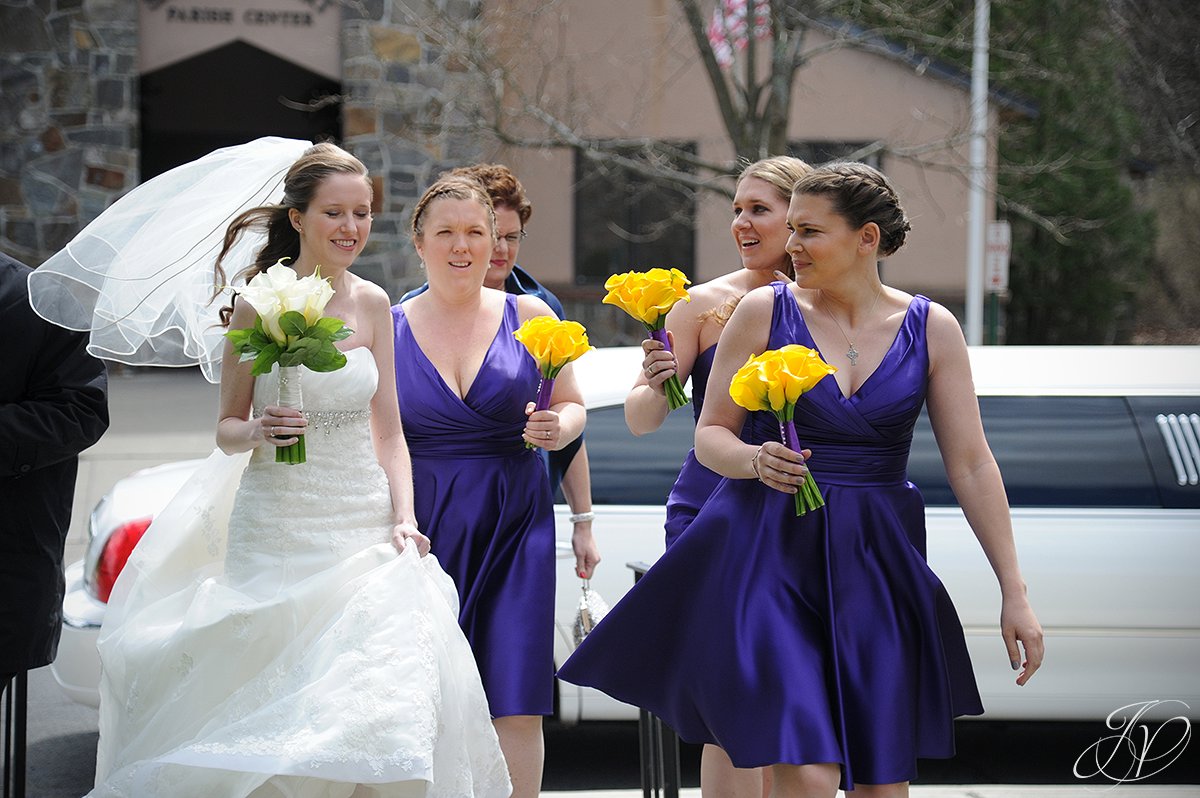 bridal party arriving, lake george wedding ceremony, Saratoga Wedding Photographer, Saratoga National Golf Club wedding, wedding photographer saratoga ny