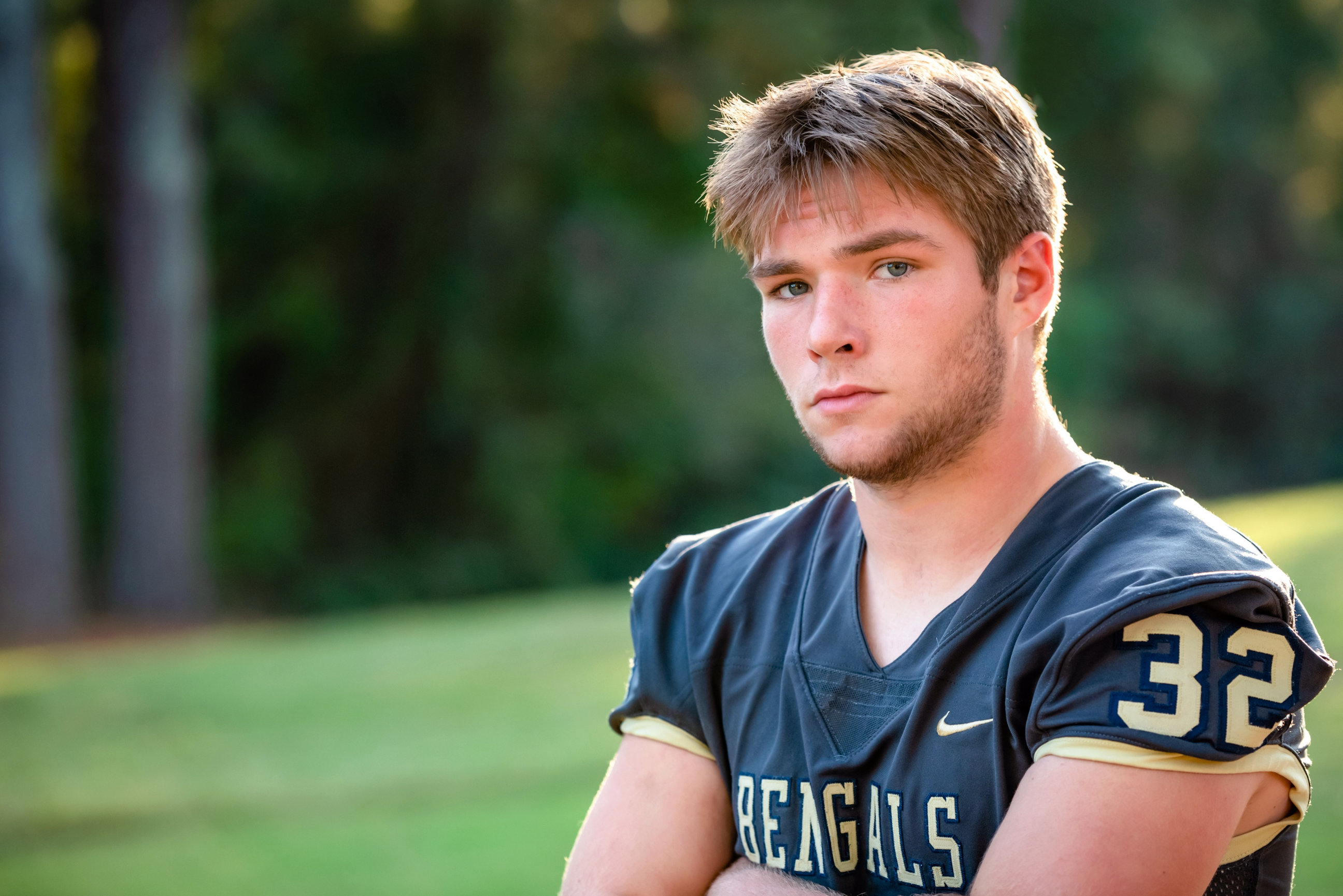 choosing-the-right-background-for-your-senior-year-and-graduation-pictures