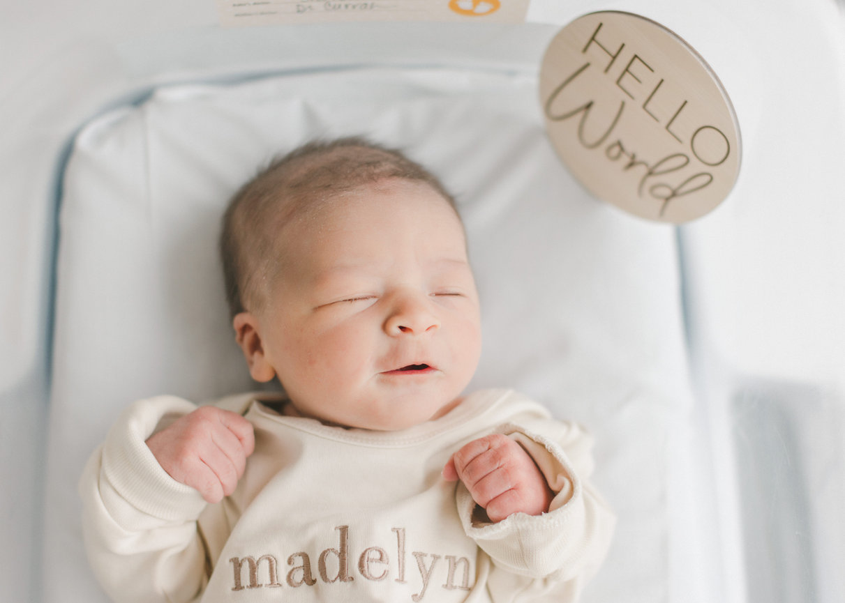 Minneapolis newborn photographer