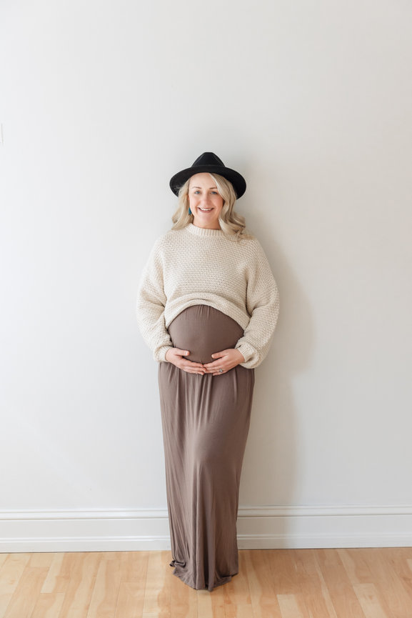 maternity photographer, la crosse maternity photographer, onalaska wisconsin photographer, maternity and newborn photography wisconsin, In studio maternity