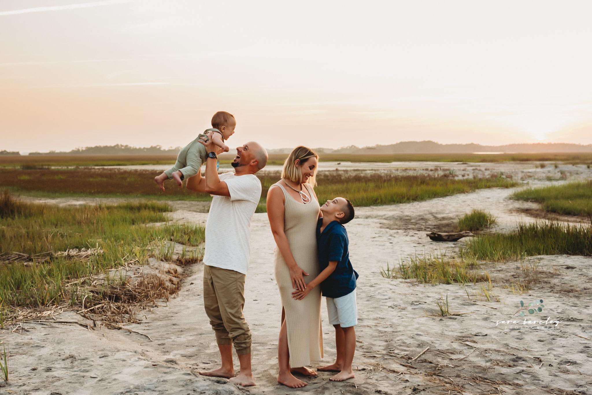 Newborn, Maternity and Family Photographer | Sara Barclay