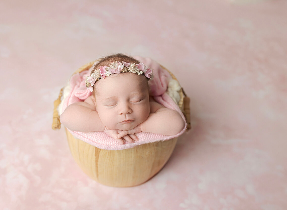 best Bloomington newborn photographer, newborn photography near me, Bloomington newborn portrait studio