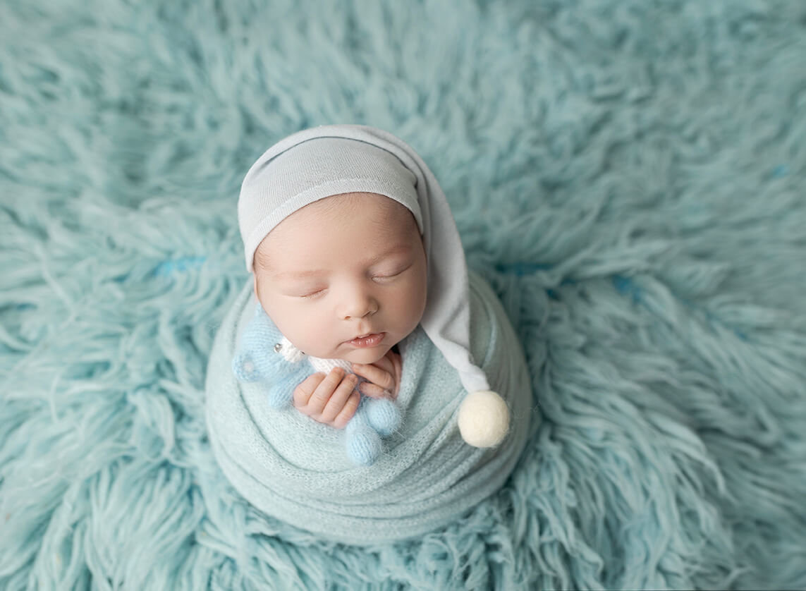 best Bloomington newborn photographer, newborn photography near me, Bloomington newborn portrait studio