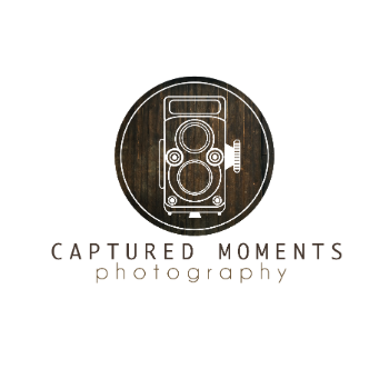 CAPTURED MOMENTS PHOTOGRAPHY Logo