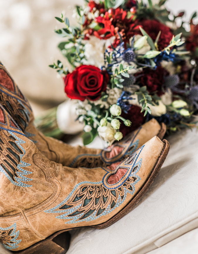 boho wedding dress shoes Alternative Bridal Shoes: Stylish & Comfortable Shoe Ideas 1912 Hollow Out Blue Floral Gender:Male padded leather insole and