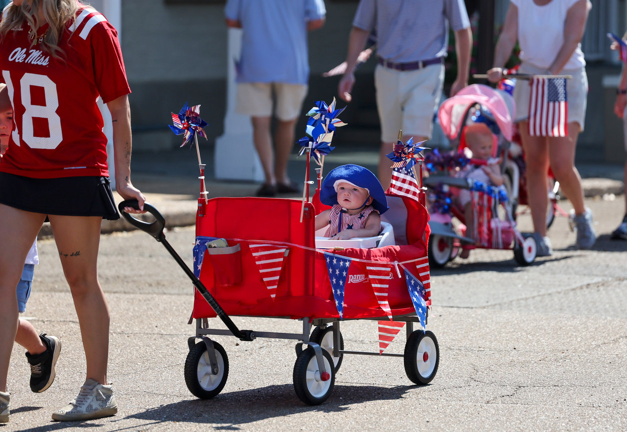 Josh provides photography in Oxford, Mississippi to support an engaging 4th of July in Oxford portfolio.